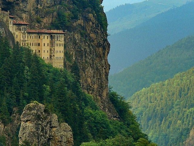 İkonik Karadeniz Yaylalar ve Batum Turu Trabzon Başlar| 3 Gece Konaklamalı Uçaklı Ankara Çıkışlı